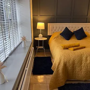 Spacious 1 Bed Located On A Gower Sheep Farm Holiday home Swansea