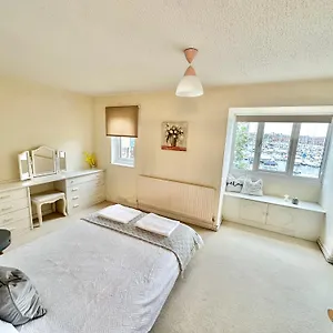 Lovely Flat With View Apartment Swansea